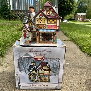 NIB Christmas Shop Christmas Lighthouse